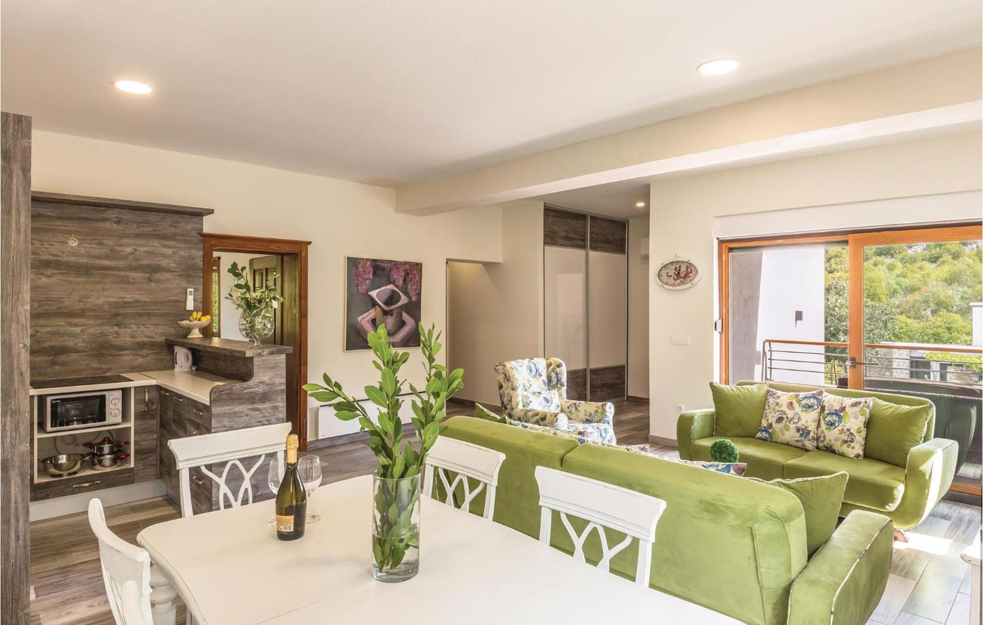 6 Bedroom Gorgeous Home In Zagvozd Extérieur photo